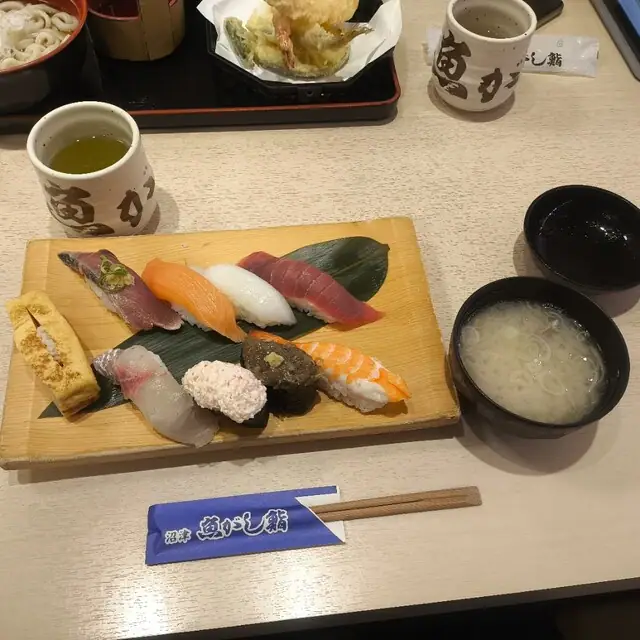 Numazu Sakana Gashi Sushi Nagare Sushi Kadokari