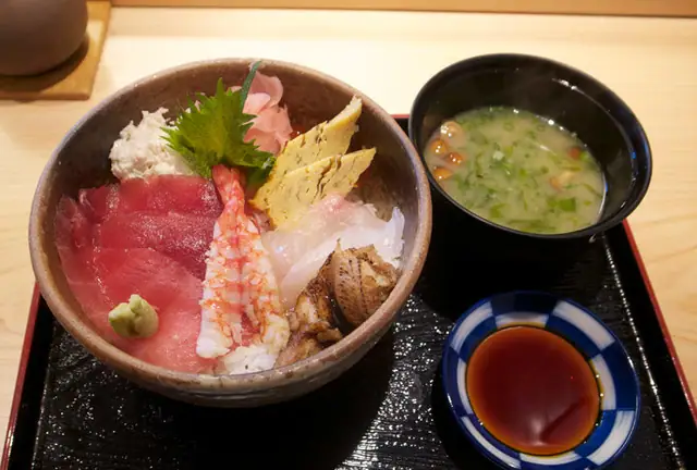 Sakana Naka