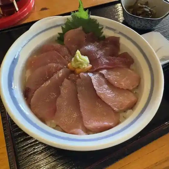 龍飛旅館