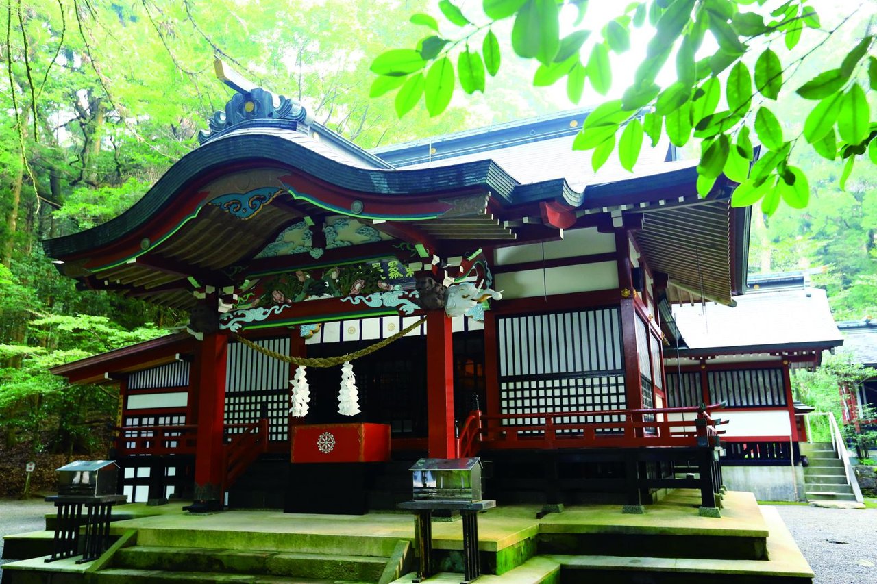 Kiri Shima Higashi Shrine