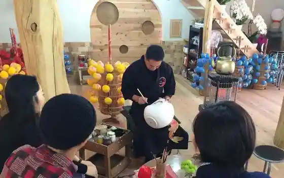 Daruma Painting Experience