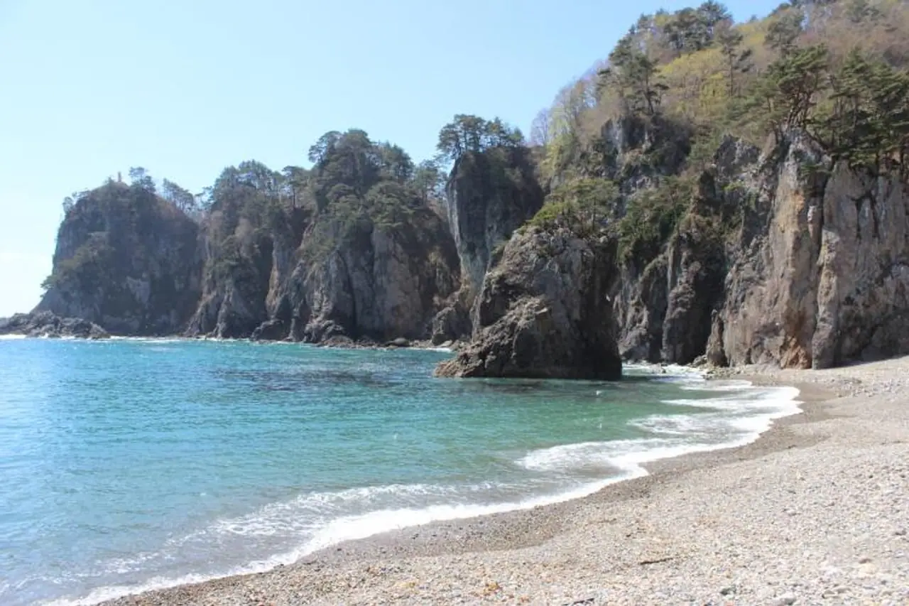 Tsukue Hama Beach