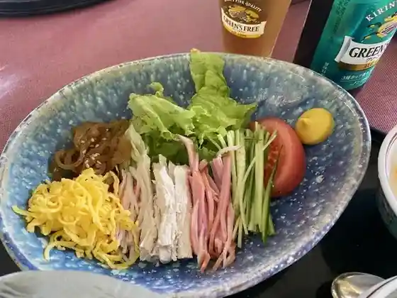 Roiyarumedougorufu Kurabu Restaurant