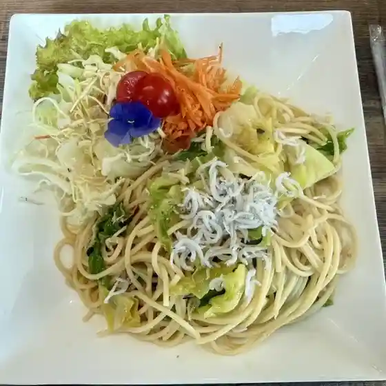 LUSH flower cafe