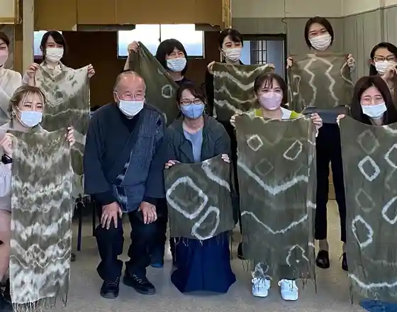Karamushi no Nuno to Ha Wo Shiyo ! Sutoru Somoku Some Experience (1 Mai)