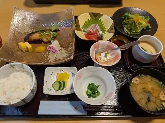 花遊膳