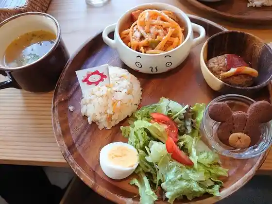 えほんカフェ おひさまの国