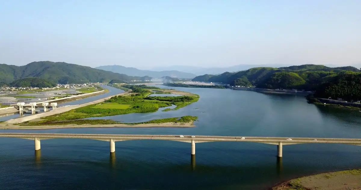 Niyodo River estuary bridge