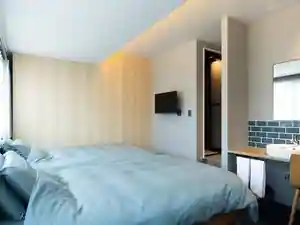 REEL HOTEL