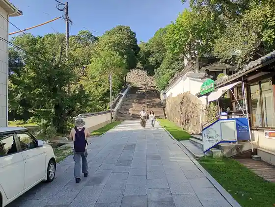Tsuruyama Park