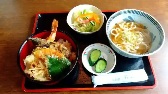手打うどん屋伝七