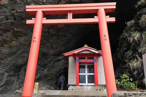 Yahazudake Shrine