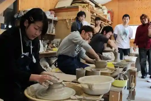 Roppo Pottery Gallery and Kiln