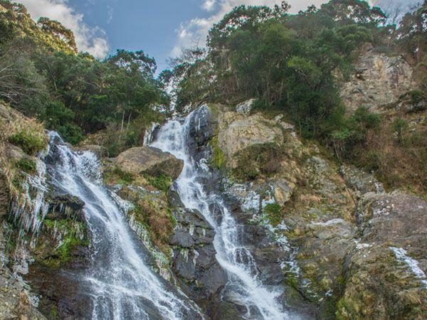 Hashirimizu Falls