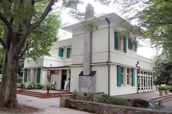 Ehrismann Residence
