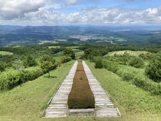 Mount Kurino Railroad Tie Stairs (Mount Kurino Observatory)