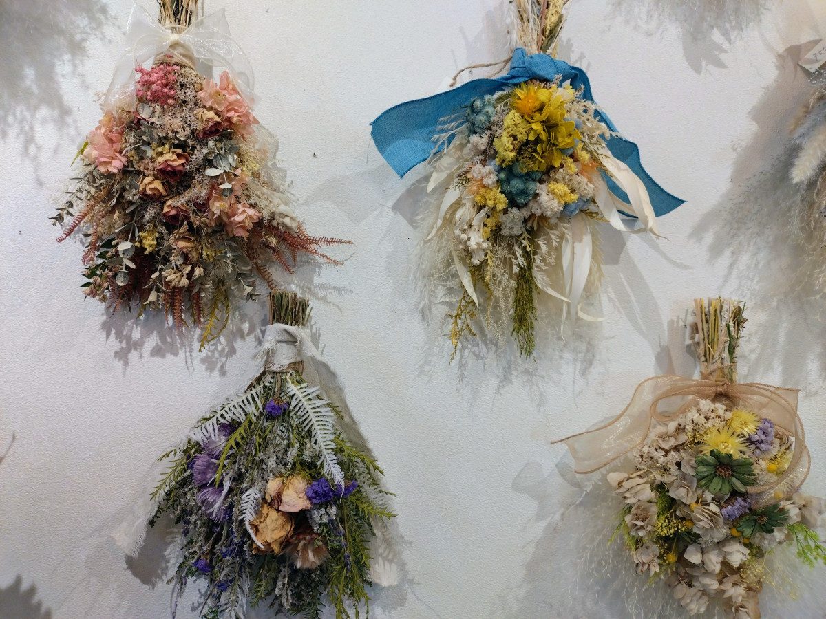 Dryflower Shop Lady